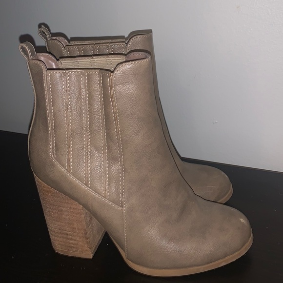 COPY - Block Heel Booties - Picture 1 of 5